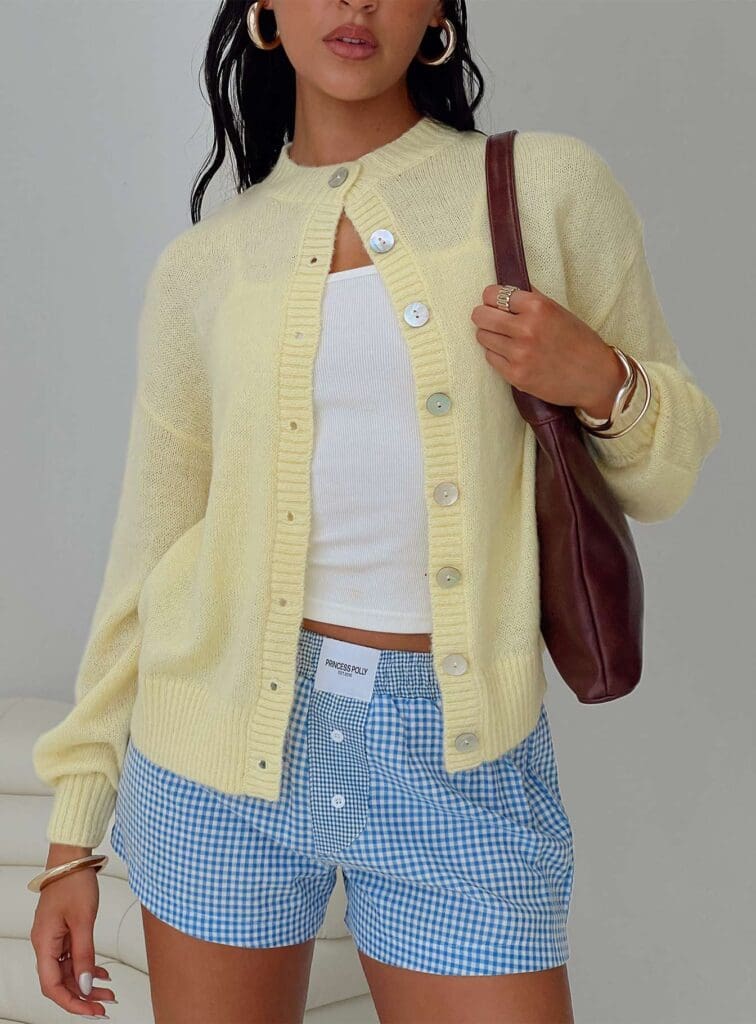 Spring 2026 outfit in trending pastel colors