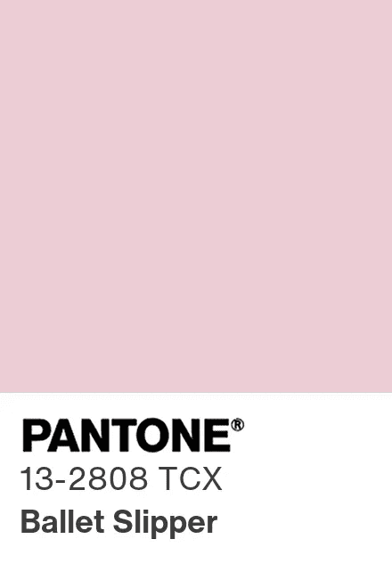 Spring 2026 outfit in trending pastel colors